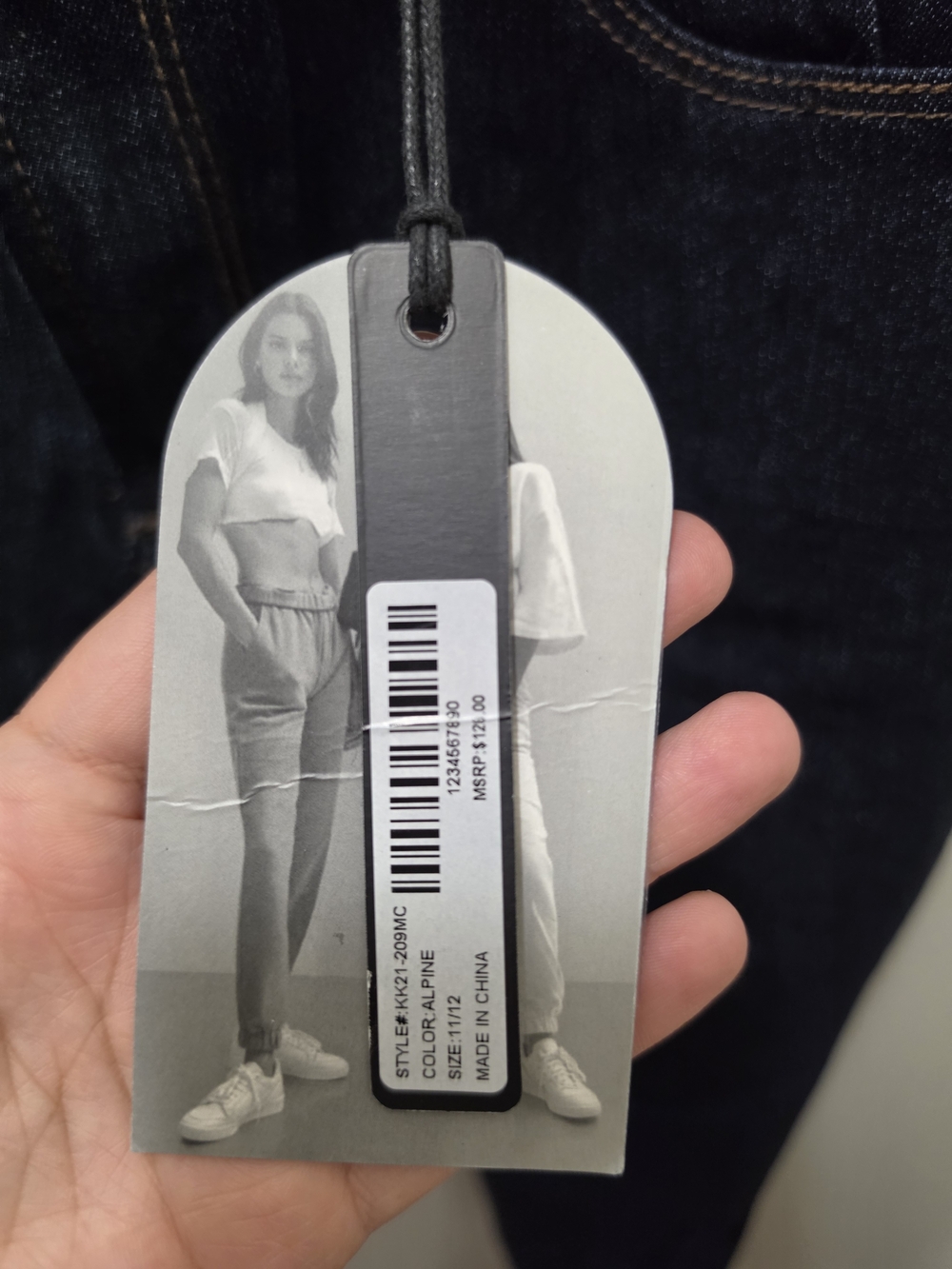 Kendall & Kylie Kontent Mid-Rise Crop Jeans - Picture 4 of 12
